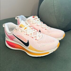Nike Vomero 18 Women’s Running Shoes - White Black Pink Orange